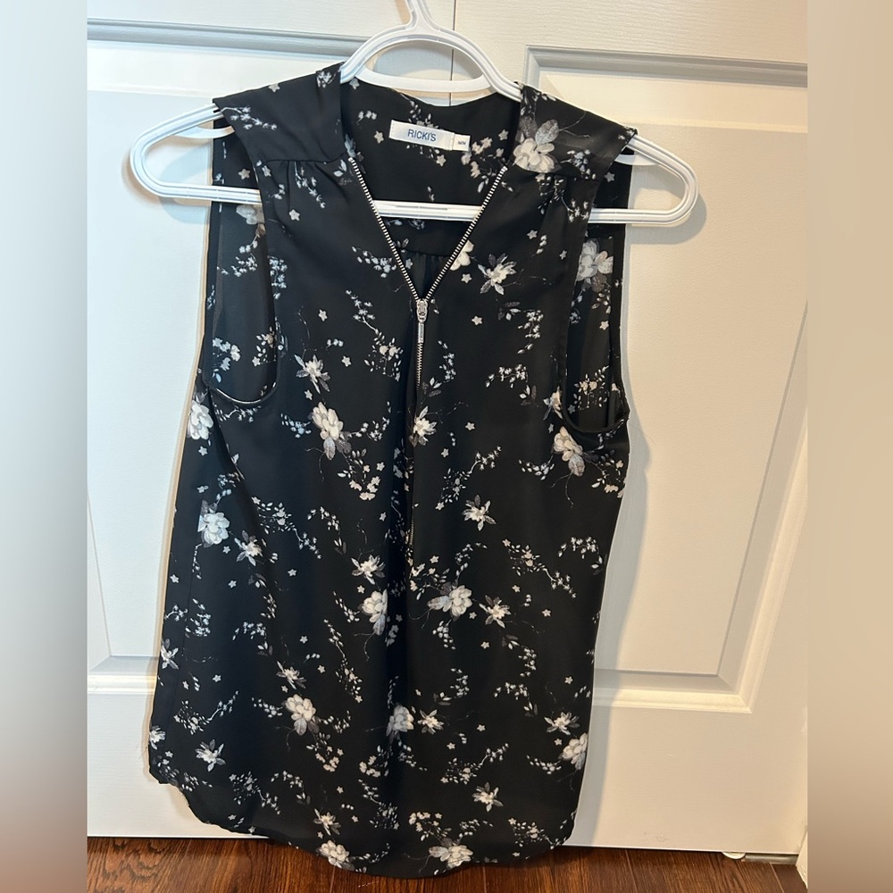Ricki’s Women’s dress shirt/blouse